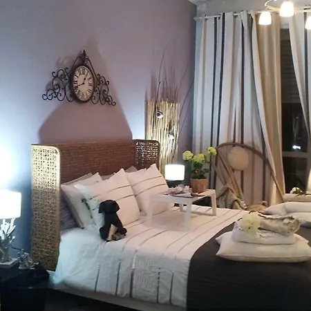 Glam In Apartment *